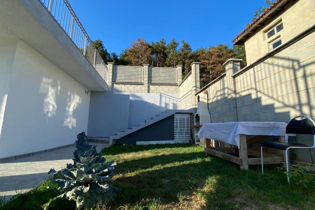 Lola Seaview Guest House. Уютный Домик В Варне Varna Exteriör bild