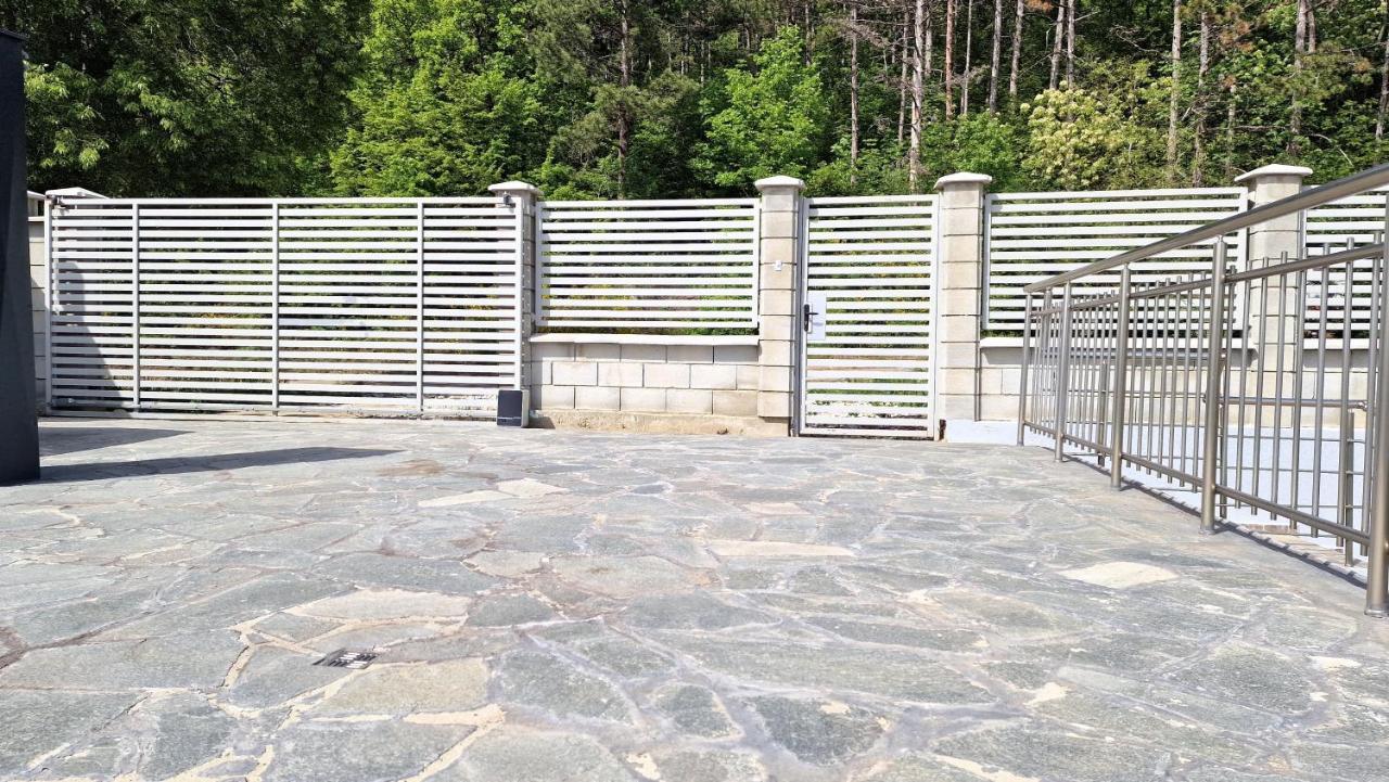 Lola Seaview Guest House. Уютный Домик В Варне Varna Exteriör bild