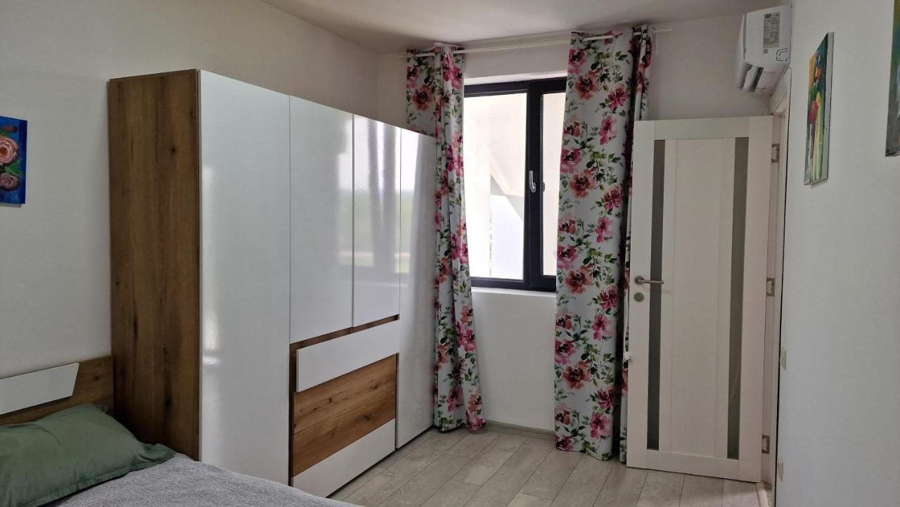 Lola Seaview Guest House. Уютный Домик В Варне Varna Exteriör bild
